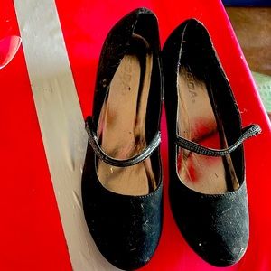 Little girls heels size 6.5